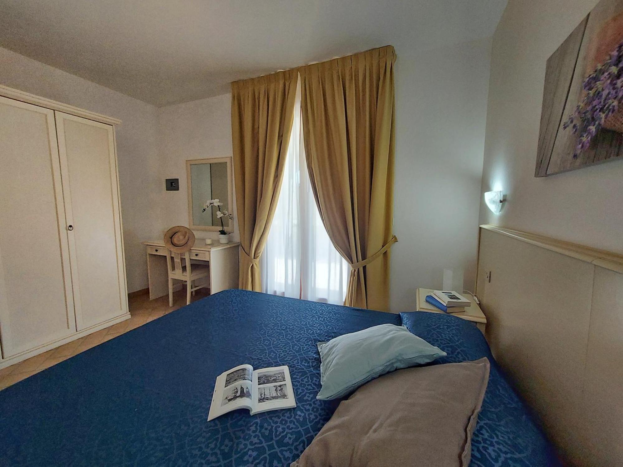 Lido Azzurro Residence Rta Capoliveri  Bilik gambar