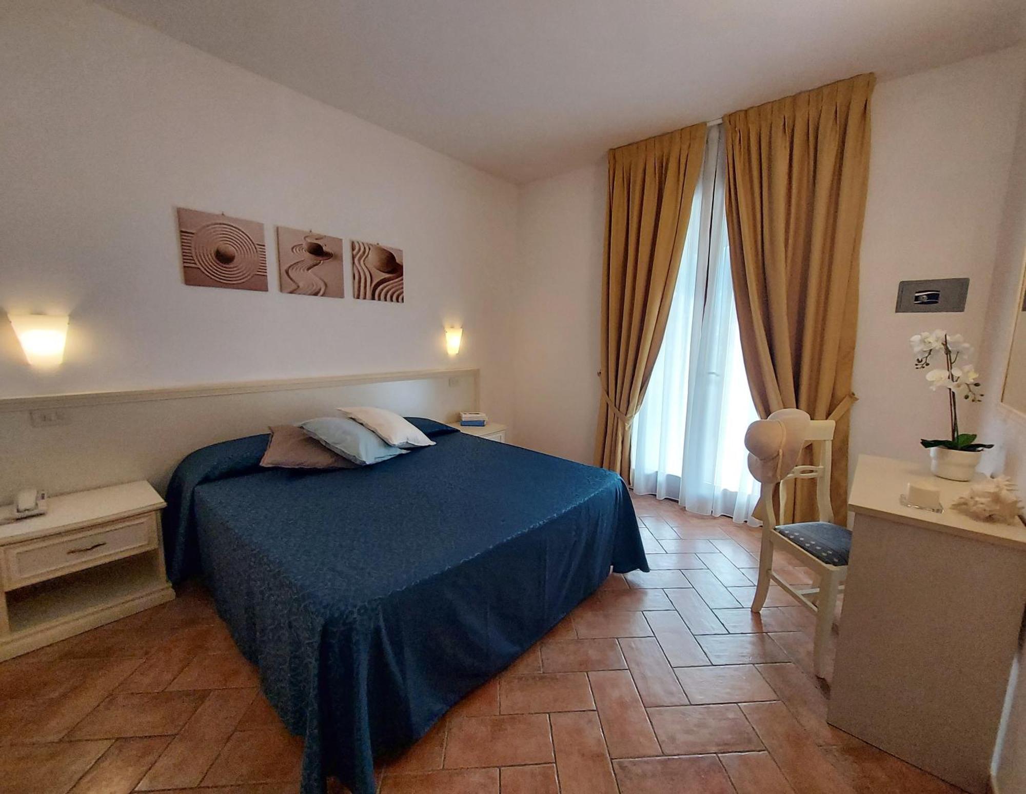 Lido Azzurro Residence Rta Capoliveri  Bilik gambar